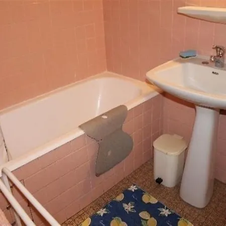Apartment A - Calme Et Confort Pour 4 Pers, Parking Inclus - Fr-1-309-6 *